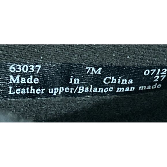 Clarks Women's  Size 7M Black Leather Side Zippers Ankle Booties shoes - Picture 8 of 8